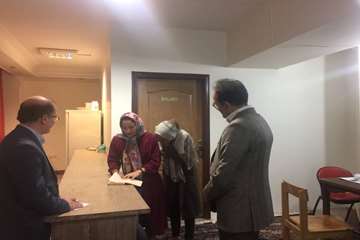 بازدید سرزده رئیس دانشگاه علوم بهزیستی و توانبخشی از خوابگاه دانشجویان این دانشگاه