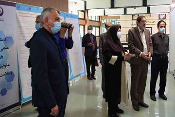 برپایی نمایشگاه دستاوردهای شرکت های فناور وابسته به مرکز رشد / بازدید هیات رئیسه دانشگاه از این نمای