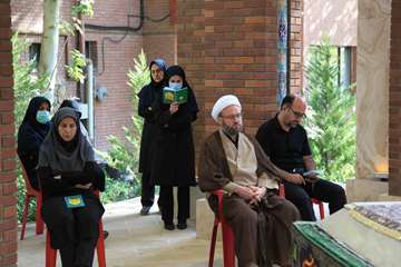 مراسم پر فیض زیارت عاشورا کنار قبور شهدای گمنام