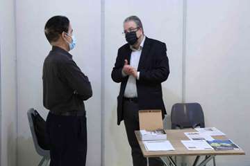 برپایی نمایشگاه دستاوردهای شرکت های فناور وابسته به مرکز رشد / بازدید هیات رئیسه دانشگاه از این نمای