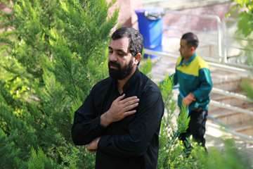 مراسم پر فیض زیارت عاشورا کنار قبور شهدای گمنام