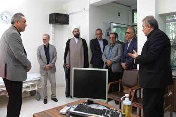 افتتاحیه درمانگاه دکتر وامقی