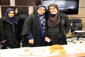 جشنواره غذاهای ایرانی با طعم و بوی دهه فجر 