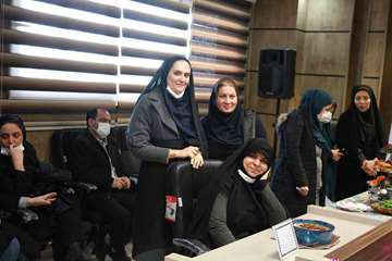 جشنواره غذاهای ایرانی با طعم و بوی دهه فجر 