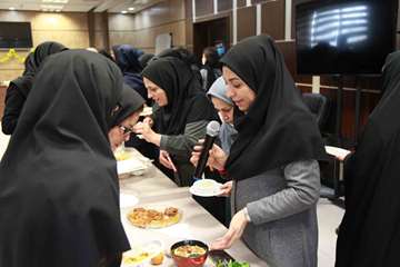 جشنواره غذاهای ایرانی با طعم و بوی دهه فجر 