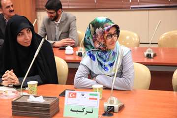 ملاقات دانشجویان بین الملل با مسئولان دانشگاه