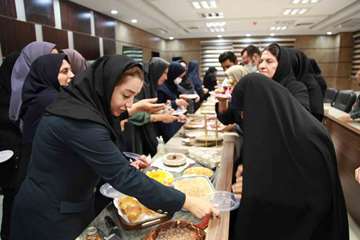 جشنواره دسر وشیرینی به مناسبت دهه کرامت