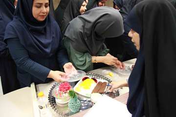 جشنواره دسر وشیرینی به مناسبت دهه کرامت