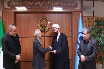 دیدار پایان سال سرپرست دانشگاه وتقدیر از همکاران بخش های مختلف