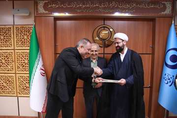 دیدار پایان سال سرپرست دانشگاه وتقدیر از همکاران بخش های مختلف