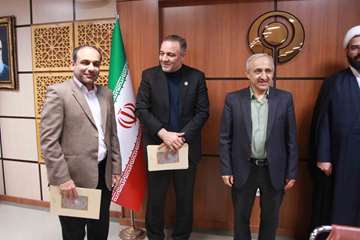 دیدار پایان سال سرپرست دانشگاه وتقدیر از همکاران بخش های مختلف