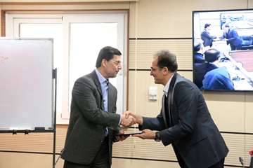 مراسم تکریم دکتر احمدعلی اکبری کامرانی