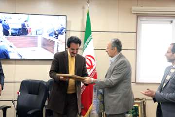 مراسم تکریم دکتر احمدعلی اکبری کامرانی