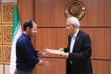 دیدار پایان سال سرپرست دانشگاه وتقدیر از همکاران بخش های مختلف