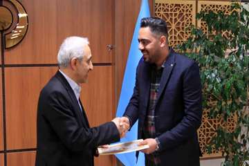 دیدار پایان سال سرپرست دانشگاه وتقدیر از همکاران بخش های مختلف