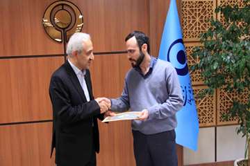 دیدار پایان سال سرپرست دانشگاه وتقدیر از همکاران بخش های مختلف