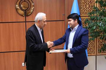 دیدار پایان سال سرپرست دانشگاه وتقدیر از همکاران بخش های مختلف