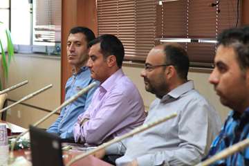 نشست رئیس دانشگاه با کارگران