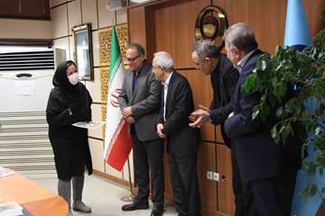 دیدار پایان سال سرپرست دانشگاه وتقدیر از همکاران بخش های مختلف