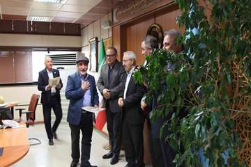 دیدار پایان سال سرپرست دانشگاه وتقدیر از همکاران بخش های مختلف