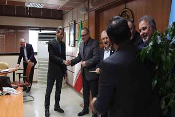 دیدار پایان سال سرپرست دانشگاه وتقدیر از همکاران بخش های مختلف