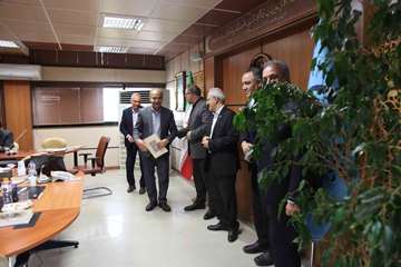 دیدار پایان سال سرپرست دانشگاه وتقدیر از همکاران بخش های مختلف