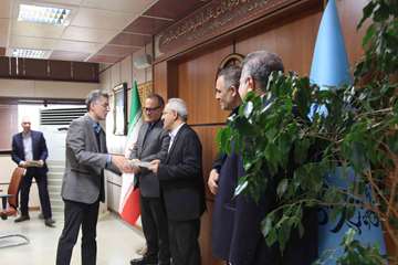 دیدار پایان سال سرپرست دانشگاه وتقدیر از همکاران بخش های مختلف