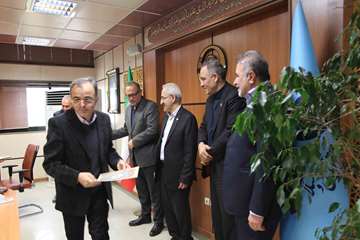 دیدار پایان سال سرپرست دانشگاه وتقدیر از همکاران بخش های مختلف