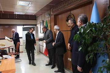 دیدار پایان سال سرپرست دانشگاه وتقدیر از همکاران بخش های مختلف