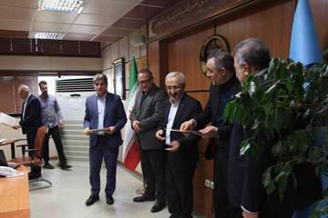 دیدار پایان سال سرپرست دانشگاه وتقدیر از همکاران بخش های مختلف