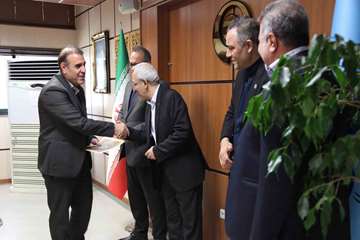 دیدار پایان سال سرپرست دانشگاه وتقدیر از همکاران بخش های مختلف