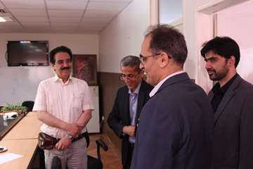 بازدید رئیس جدید دانشگاه از کارمندان