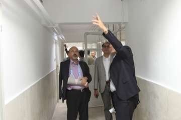 بازدید ریاست دانشگاه از خوابگاه های دانشجویی و کلاس های درس