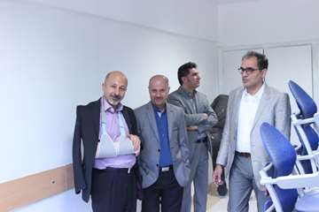 بازدید ریاست دانشگاه از خوابگاه های دانشجویی و کلاس های درس