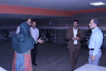 بازدید ریاست دانشگاه از خوابگاه های دانشجویی و کلاس های درس