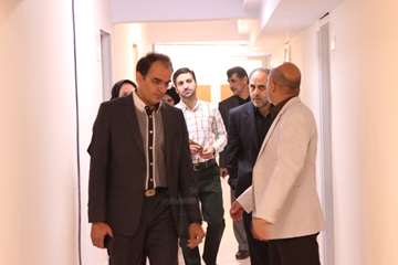 بازدید رئیس دانشگاه و هیات همراه از کلاس ها و کتابخانه