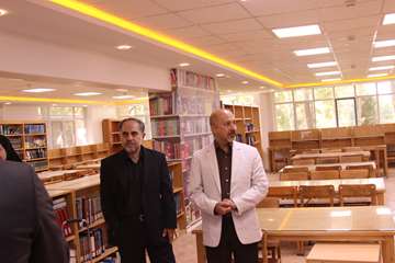 بازدید رئیس دانشگاه و هیات همراه از کلاس ها و کتابخانه