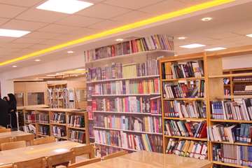 بازدید رئیس دانشگاه و هیات همراه از کلاس ها و کتابخانه