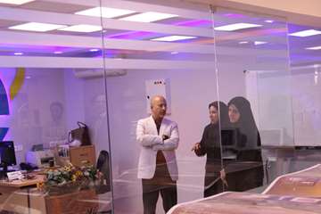 بازدید رئیس دانشگاه و هیات همراه از کلاس ها و کتابخانه