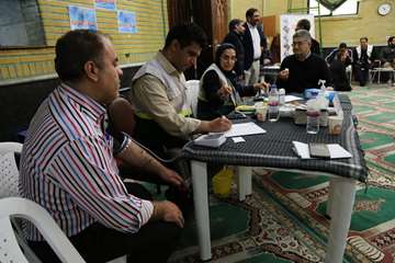 خدمات رایگان بسیج جامعه پزشکی دانشگاه به اهالی منطقه خزانه بخارایی