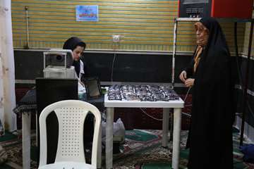 خدمات رایگان بسیج جامعه پزشکی دانشگاه به اهالی منطقه خزانه بخارایی