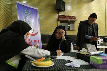 خدمات رایگان بسیج جامعه پزشکی دانشگاه به اهالی منطقه خزانه بخارایی