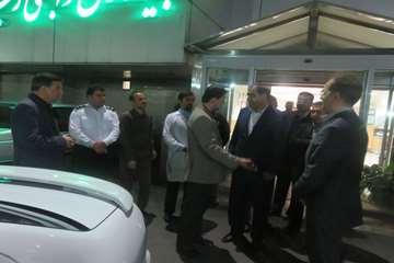 عیادت وزیر بهداشت از دختر فداکار سرپل ذهابی در بیمارستان رفیده