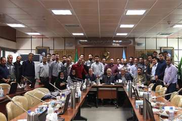 نشست رئیس دانشگاه با کارگران