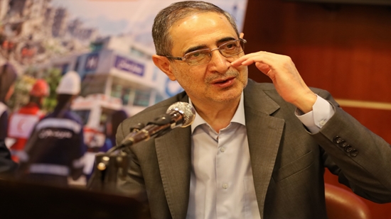 تأکید بر ضرورت یکپارچگی سازمانی و جلوگیری از تداخل مسئولیت‌ها در مدیریت بحران‌های سلامت 